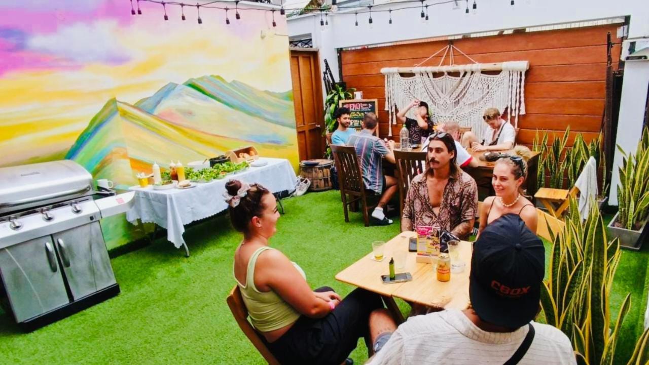 Rainbow Hostel Лима Экстерьер фото